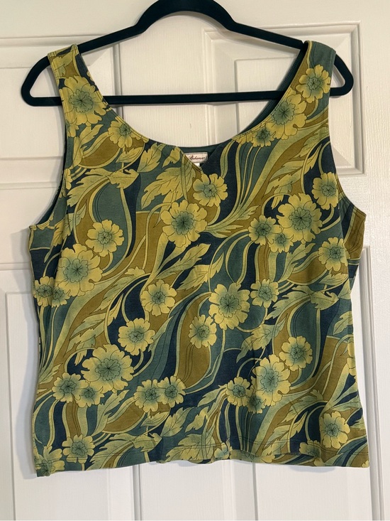 Tommy Bahama Tops - Tommy Bahama Women’s Green Floral Sleeveless Tank Top Shelf Bra XL EUC Silk